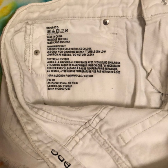 Urban Outfitters BDG white denim short shorts - Picture 6 of 7